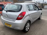 Used Hyundai i20 Comfort 77 HP (56 kW) 2011 Silver Hatchback