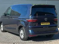 Begagnad VW Multivan Life 150 HK (110 kW) 2025 Blå Minibuss