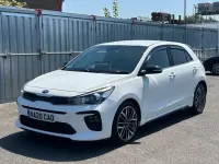 Begagnad Kia Rio GT-Line 118 HK (86 kW) 2020 Vit Halvkombi