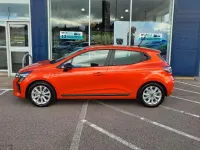 Used Renault Clio Evolution 140 HP (102 kW) 2025 Orange Hatchback