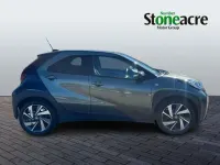 Used Toyota Aygo X 72 HP (52 kW) 2023 Green SUV