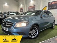 Używany Mercedes A180 109 KM (80 kW) 2014 Niebieski Hatchback