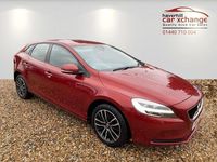 Used Volvo V40 Momentum 122 HP (89 kW) 2017 Red Hatchback