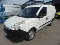 Used Vauxhall Combo 105 HP (77 kW) 2016 White MPV