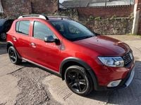Used Dacia Sandero Lauréate 90 HP (66 kW) 2017 Red Hatchback