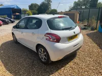 Used Peugeot 208 Active 82 HP (60 kW) 2014 White Hatchback