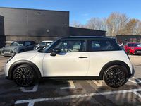 Begagnad Mini Cooper Exclusive 2025 Vit Halvkombi