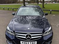 Usado Mercedes E220 SE 2014 Azul Sedan