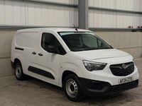 Second-hand Vauxhall Combo 100 CP (73 kW) 2024 Alb Monovolum