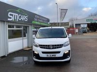 Second-hand Vauxhall Vivaro Sportive 2021 Alb Monovolum