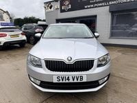 Usado Skoda Octavia SE 150 CV (110 kW) 2014 Plateado Utilitario