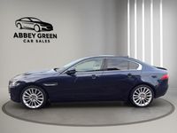 Begagnad Jaguar XE Portfolio 180 HK (132 kW) 2017 Blå Sedan