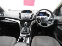 Usado Ford Kuga Zetec 163 CV (119 kW) 2014 Plateado SUV