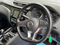 Used Nissan Qashqai Acenta Premium 115 HP (84 kW) 2019 Red SUV