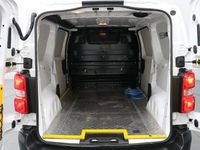 Used Peugeot e-Expert 100 kW (136 HP) 2022 Mauve/pink Van