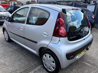 Second-hand Peugeot 107 Active 68 CP (50 kW) 2014 Argintiu Hatchback