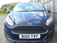 Usado Ford Fiesta Studio 82 HP (60 kW) 2015 Azul Citadino