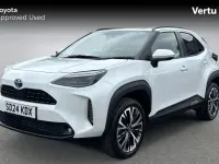 Used Toyota Yaris Hybrid 116 HP (85 kW) 2024 Platinum white pearl Estate