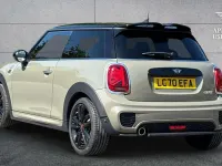 Usado Mini Cooper Hatch 134 CV (98 kW) 2020 Gris Utilitario