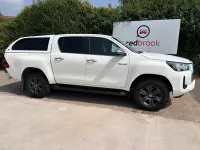 Used Toyota HiLux 150 HP (110 kW) 2021 White Pickup