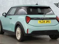 Used Mini Cooper Hatch 154 HP (113 kW) 2024 Green Hatchback