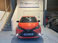 Usado Toyota Aygo X-cite 69 HP (50 kW) 2015 Laranja Citadino