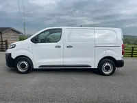 Begagnad Citroën Dispatch 2023 Vit Minibuss