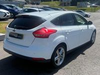 Usado Ford Focus Zetec 120 HP (88 kW) 2014 Branco Citadino