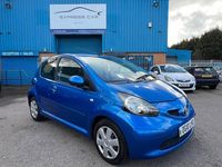 Used Toyota Aygo 67 HP (49 kW) 2010 Blue Hatchback