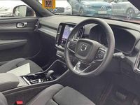 Usado Volvo XC40 Plus 194 HP (142 kW) 2025 Vermelho SUV