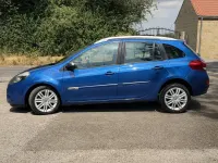 Used Renault Clio Dynamique 112 HP (82 kW) 2011 Blue Estate