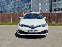 Used Toyota Auris Hybrid Business Edition 136 HP (100 kW) 2017 White Hatchback
