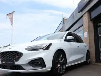 Używany Ford Focus ST 280 KM (205 kW) 2020 Biały Hatchback