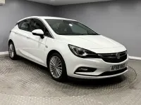 Used Vauxhall Astra Elite 110 HP (80 kW) 2018 White Hatchback