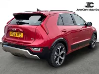 Gebraucht Kia Niro 127 PS (93 kW) 2025 Rot SUV