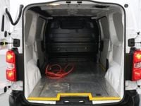 Used Peugeot e-Expert 100 kW (136 HP) 2022 Mauve/pink Van