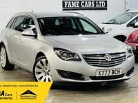 Usado Vauxhall Insignia Elite 195 CV (143 kW) 2014 Plateado Familiar