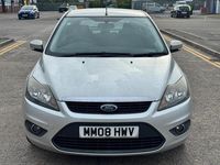 Usado Ford Focus Zetec 125 HP (91 kW) 2008 Prateado Citadino