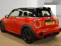 Usado Mini Cooper Hatch 2018 Rojo Utilitario