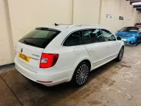 Gebraucht Skoda Superb 170 PS (125 kW) 2013 Weiß Kombi