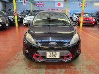 Begagnad Ford Fiesta Zetec 2012 Svart Halvkombi