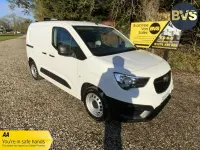 Used Vauxhall Combo Edition 100 HP (73 kW) 2019 White Van