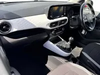 Used Hyundai i10 Premium 84 HP (61 kW) 2022 Silver Hatchback