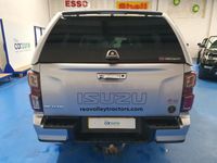 Usado Isuzu D-Max 163 HP (119 kW) 2023 Prateado Pickup