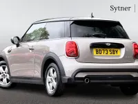 Usado Mini Cooper Classic 134 HP (98 kW) 2023 Cinzento Citadino
