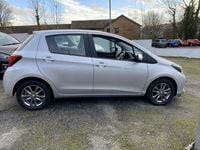 Used Toyota Yaris 2015 Silver metallic Hatchback