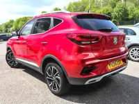 Usado MG ZS Exclusive 106 CV (77 kW) 2024 Rojo SUV