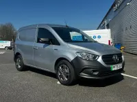 Käytetty Mercedes eCitan 89 kW (122 HP) 2025 Hopea Van