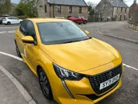 Used Peugeot 208 Allure Premium 100 HP (73 kW) 2021 Yellow Hatchback