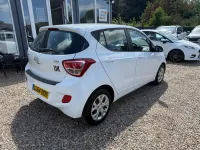 Used Hyundai i10 SE 67 HP (49 kW) 2014 White Hatchback